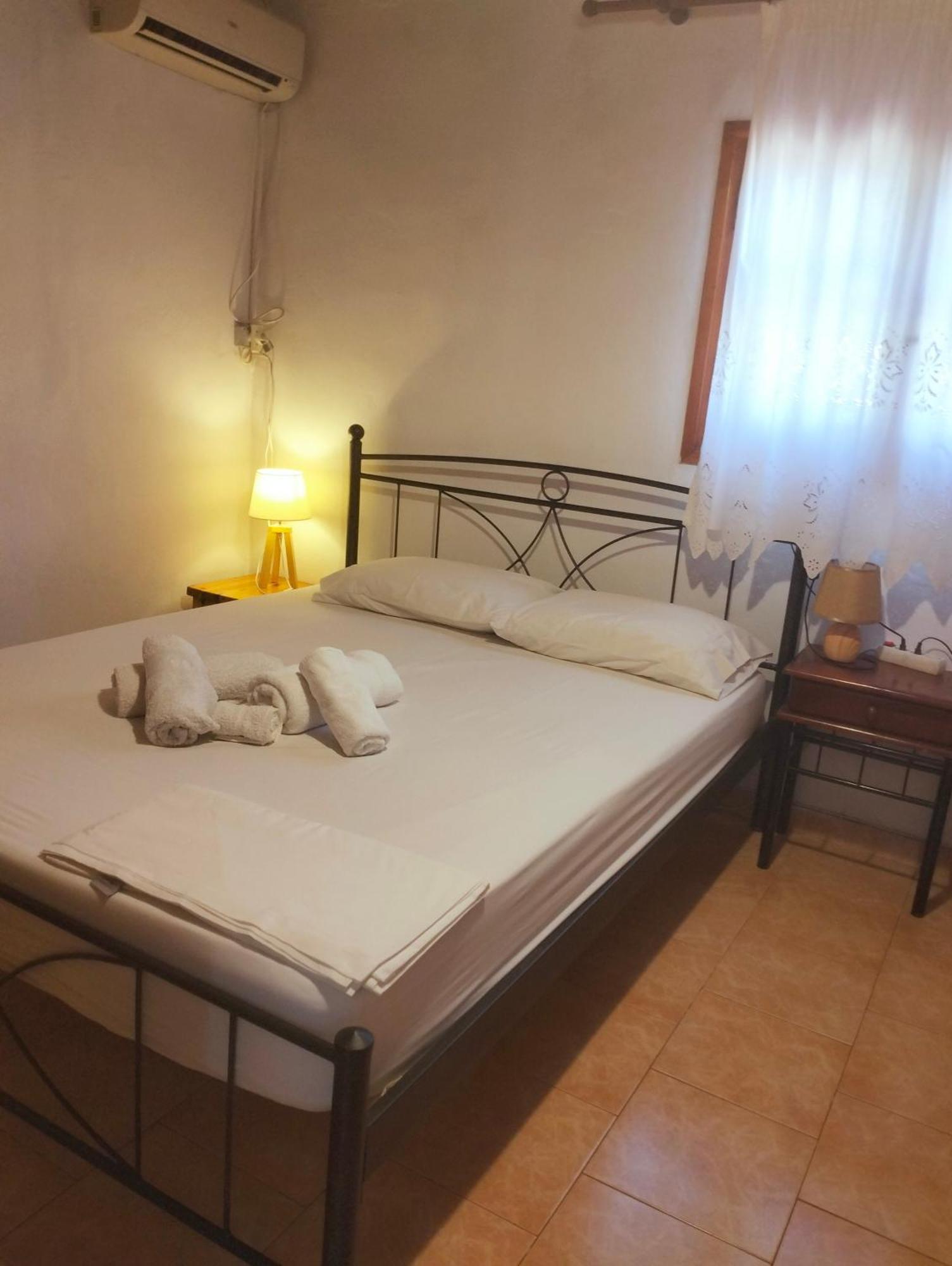 Amaryllis Sweet Home Pyrgos  Bagian luar foto